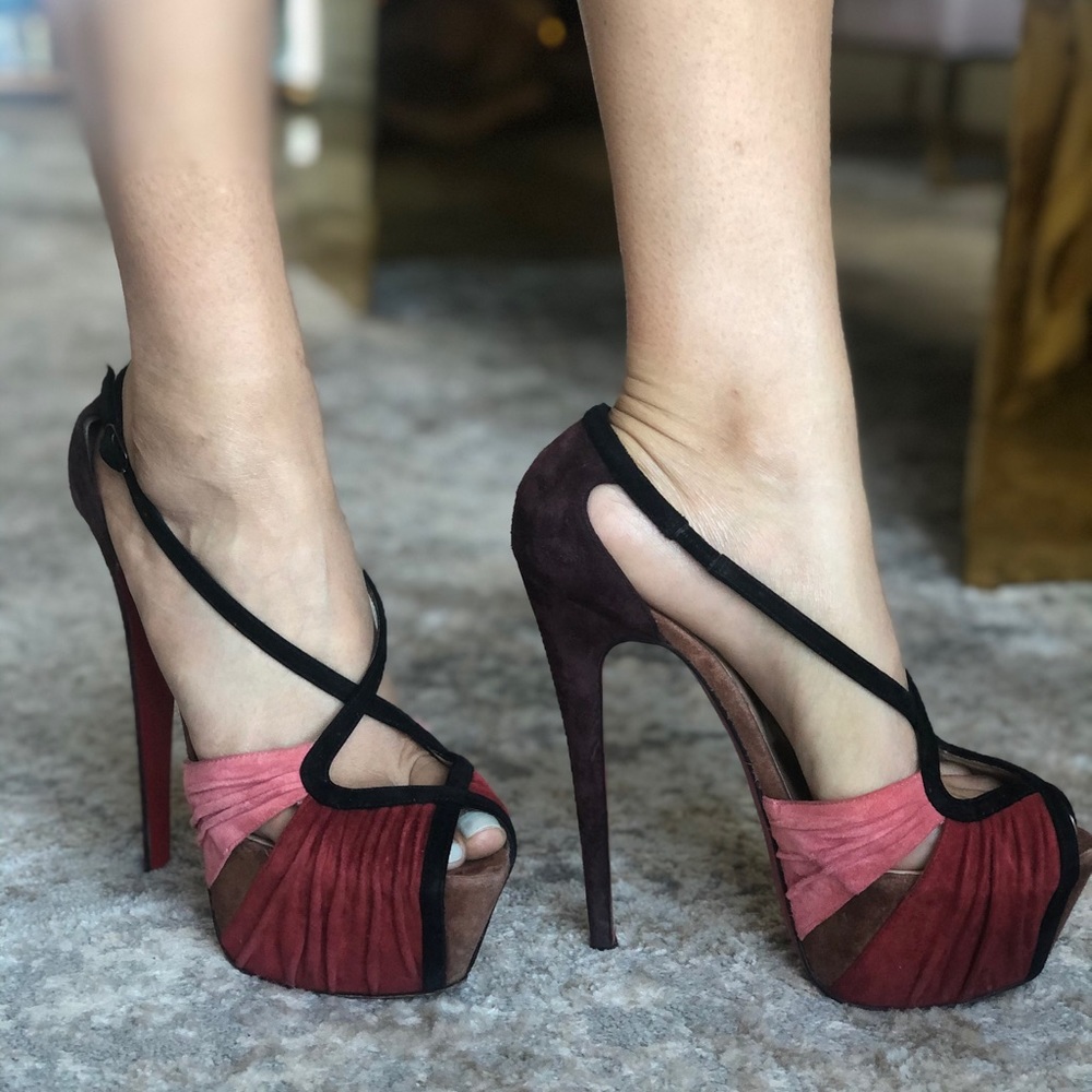 Christian Louboutin Multicolor.!